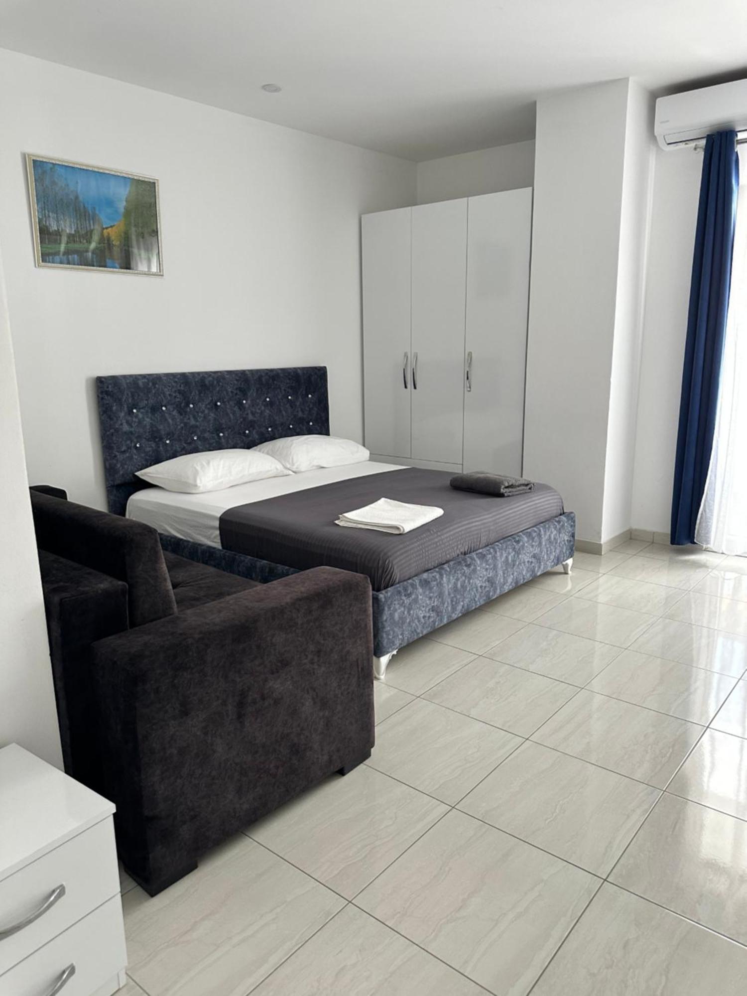 Ersi Hotel *